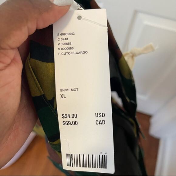 Urban Renewal Vintage Cut Off Cargo Shorts - Picture 3 of 5